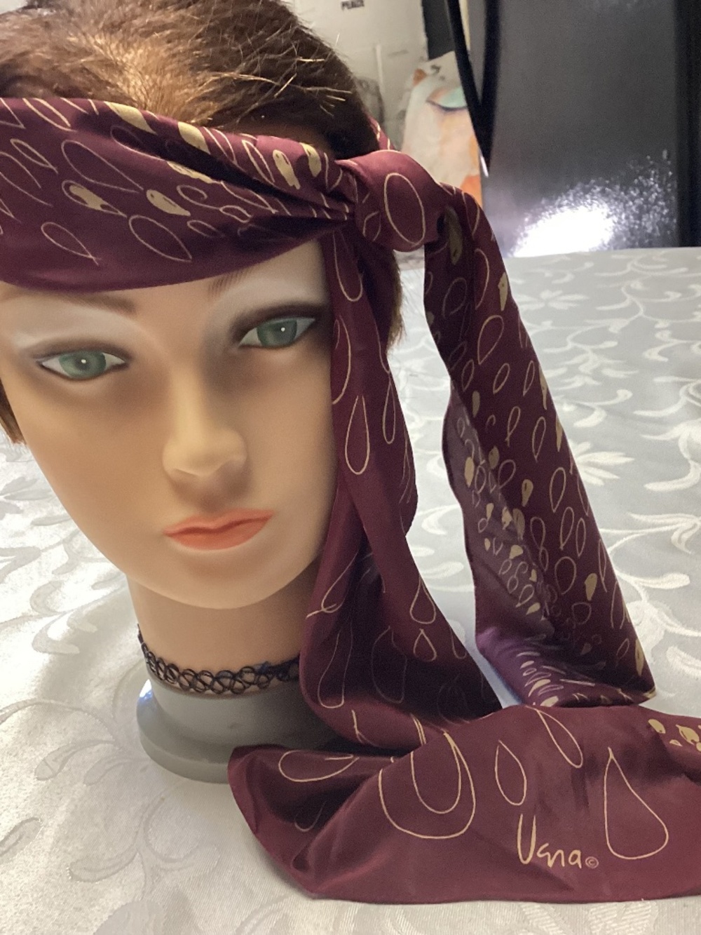 VERA NEUMAN RAINDROPS BURGUNDY SCARF. a vintage